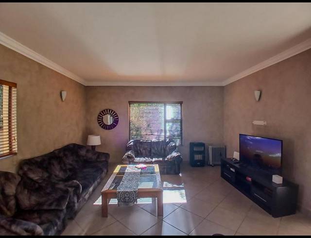 4 BEDROOM HOUSE FOR SALE IN RUIMSIG